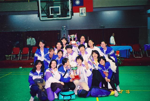 民國80~94年的成大羽球隊